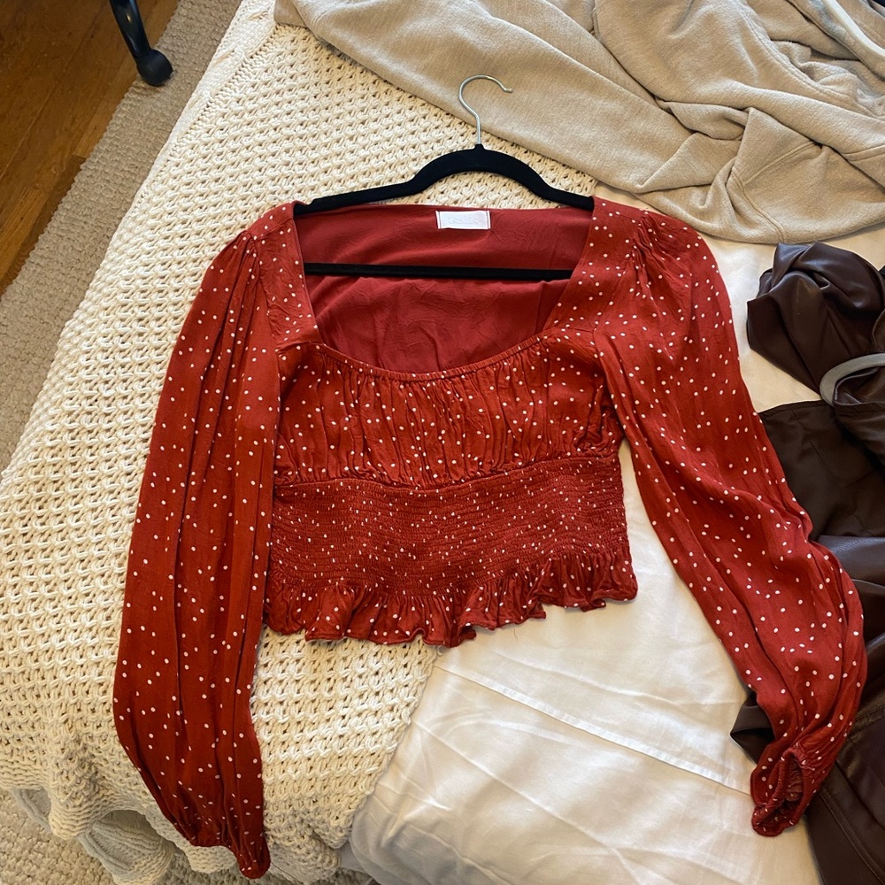 Isalis BNWOT burnt orange polka dot top